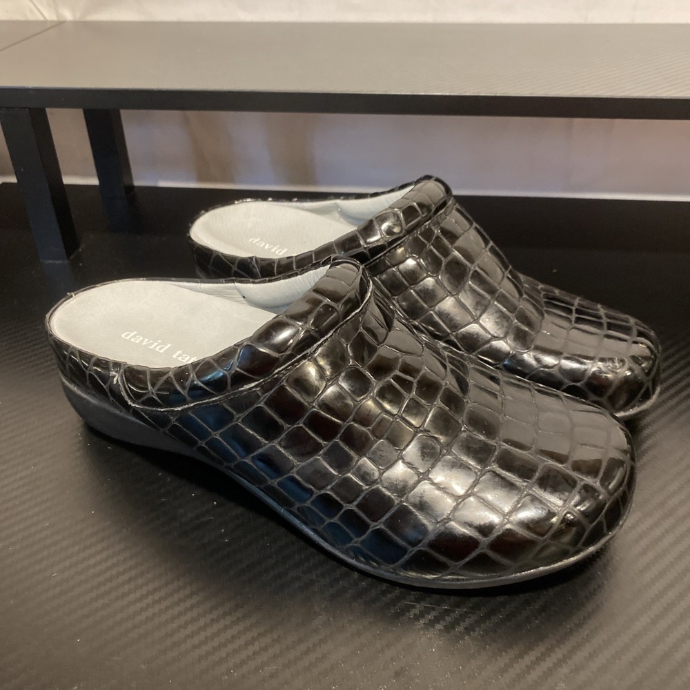 David Tate Womens Catalina Clogs Womens Size 7.5 Black Crocodile Patent Leather